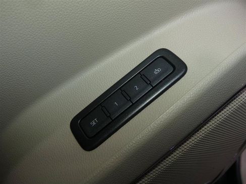 Used 2019 GMC Yukon Denali w/ Denali Ultimate Package AWD/4WD image 20
