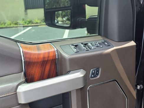 Used 2017 Ford F350 King Ranch w/ King Ranch Ultimate Package AWD/4WD image 17