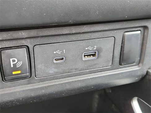 Used 2022 Nissan Frontier SV w/ Technology Package image 22