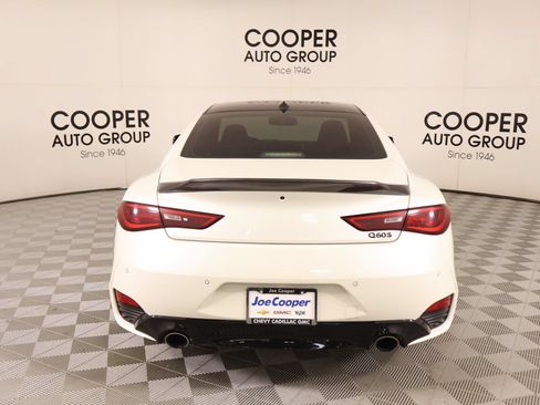 Used 2018 INFINITI Q60 Red Sport 400 w/ Pro Active Package RWD image 22