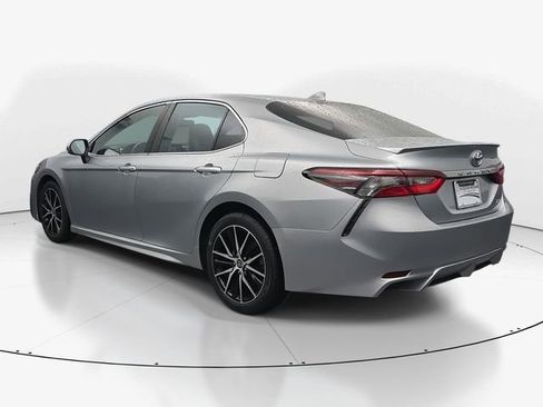 Used 2023 Toyota Camry SE image 7