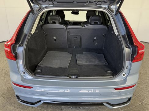 Used 2024 Volvo XC60 B5 Core image 8