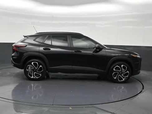 Used 2025 Chevrolet Trax RS FWD image 7