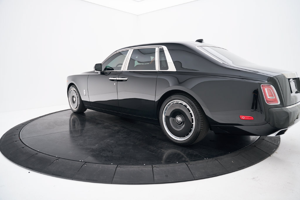 Used 2026 Rolls-Royce Phantom Sedan RWD image 13