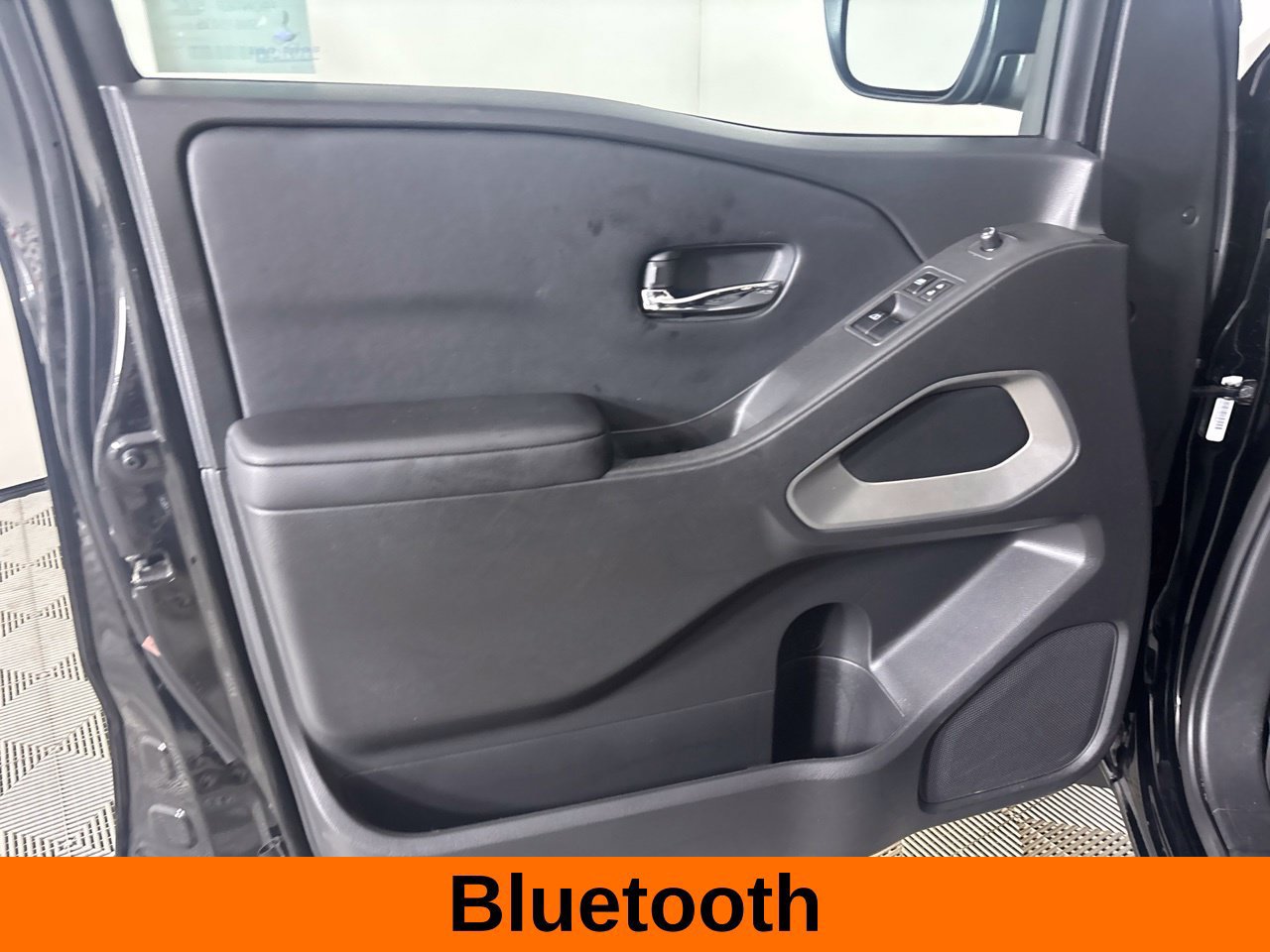 Used 2025 Nissan Frontier SV AWD/4WD image 10