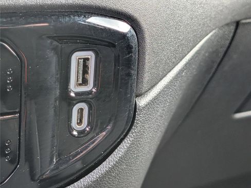 Used 2023 Chevrolet Silverado 1500 LT image 23