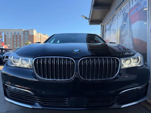 Used 2018 BMW 740i xDrive image 8