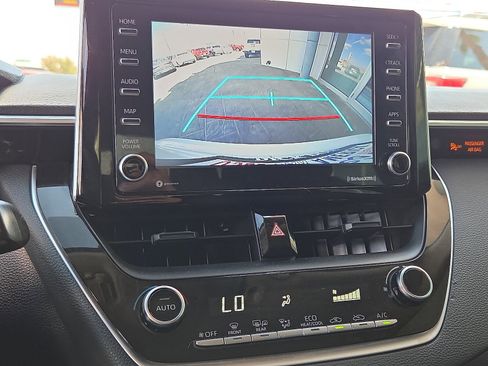 Used 2021 Toyota Corolla LE image 10