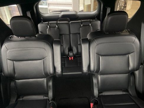 Certified 2020 Ford Explorer XLT w/ Equipment Group 202A image 22