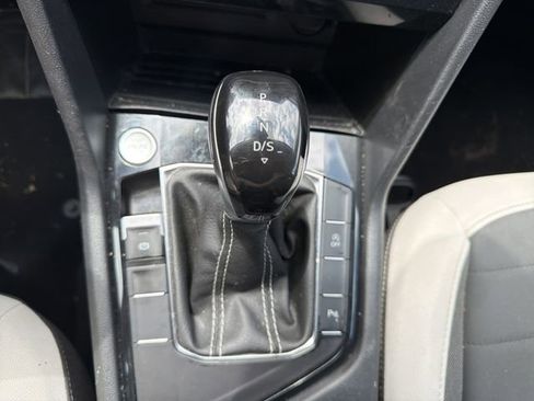 Used 2025 Volkswagen Taos SE FWD image 33