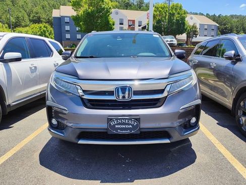 Used 2021 Honda Pilot Touring image 2