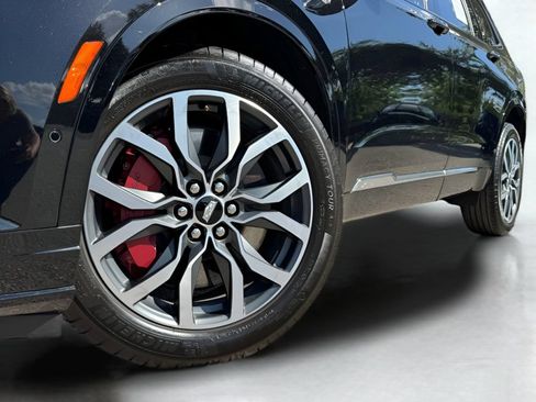 Certified 2024 Cadillac XT6 Sport w/ Technology Package AWD/4WD image 3