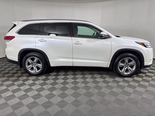 Used 2018 Toyota Highlander Limited AWD/4WD image 2