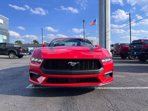 Used 2024 Ford Mustang Coupe RWD image 3