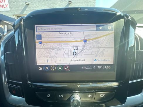 Used 2022 Chevrolet Traverse LT w/ LT Premium Package AWD/4WD image 20