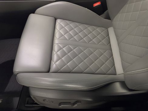 Used 2018 Audi SQ5 Premium Plus w/ Navigation Package AWD/4WD image 16