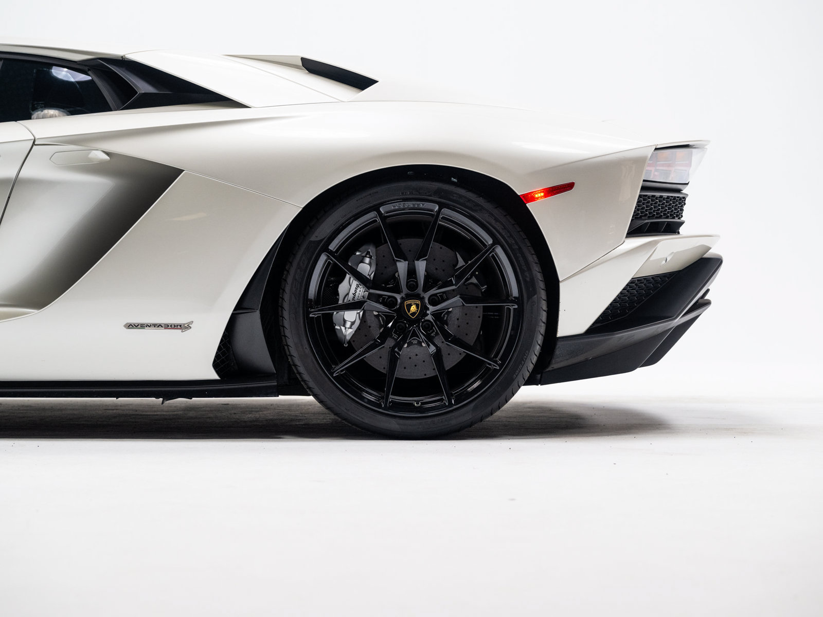 Used 2018 Lamborghini Aventador S AWD/4WD image 12