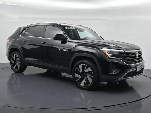 Used 2024 Volkswagen Atlas Cross Sport SE FWD image 9