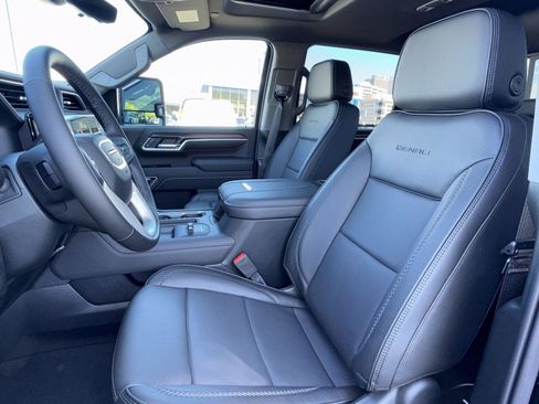New 2026 GMC Sierra 2500 Denali w/ Denali Reserve Package AWD/4WD image 13
