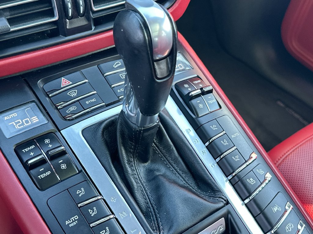 Used 2020 Porsche Macan Turbo AWD/4WD image 22