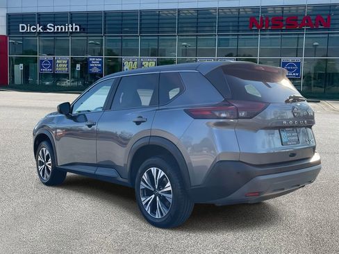 Used 2023 Nissan Rogue SV image 4