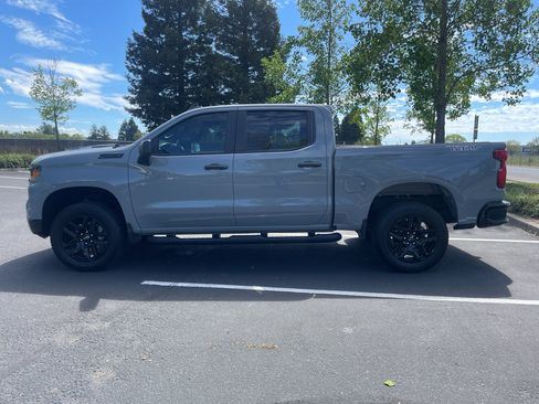 Used 2024 Chevrolet Silverado 1500 Custom Trail Boss w/ Turbomax Blackout Package AWD/4WD image 13