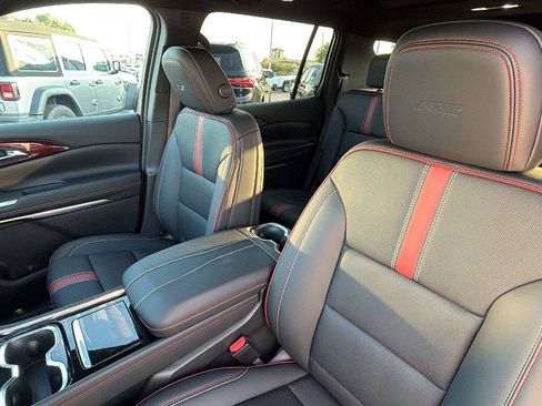 New 2027 Chevrolet Traverse RS w/ LPO, Floor Liner Package FWD image 16