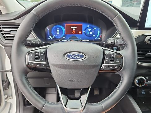 Used 2022 Ford Escape SEL w/ Technology Package FWD image 10