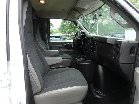 Used 2024 Chevrolet Express 2500 w/ Driver Convenience Package RWD image 15