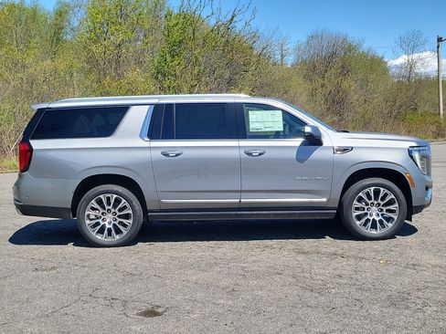 New 2026 GMC Yukon XL Denali w/ Sun & Power Step Package AWD/4WD image 8