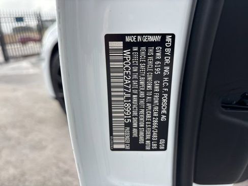 Used 2018 Porsche Panamera 4 image 21