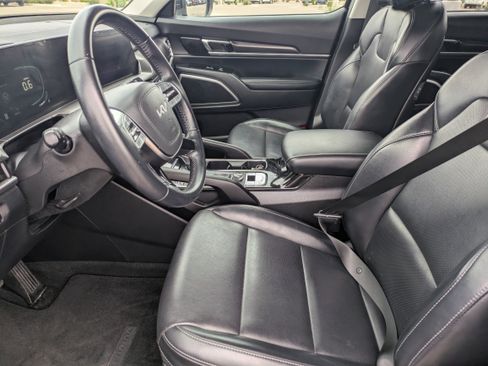 Used 2025 Kia Telluride S FWD image 26