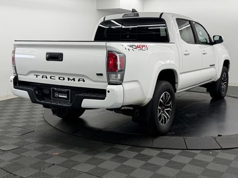 Used 2021 Toyota Tacoma TRD Sport w/ Technology Package AWD/4WD image 10