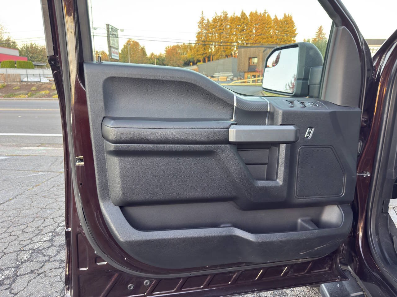 Used 2018 Ford F150 XLT w/ Equipment Group 302A Luxury AWD/4WD image 8