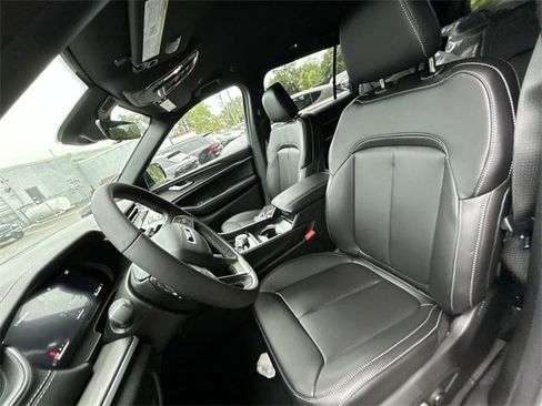 New 2025 Jeep Grand Cherokee L Limited image 11