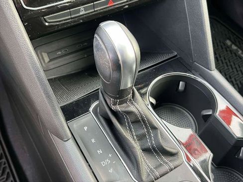 Used 2023 Volkswagen Atlas SE image 30