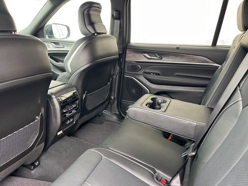 New 2025 Jeep Grand Cherokee L Overland w/ Luxury Tech Group IV image 27