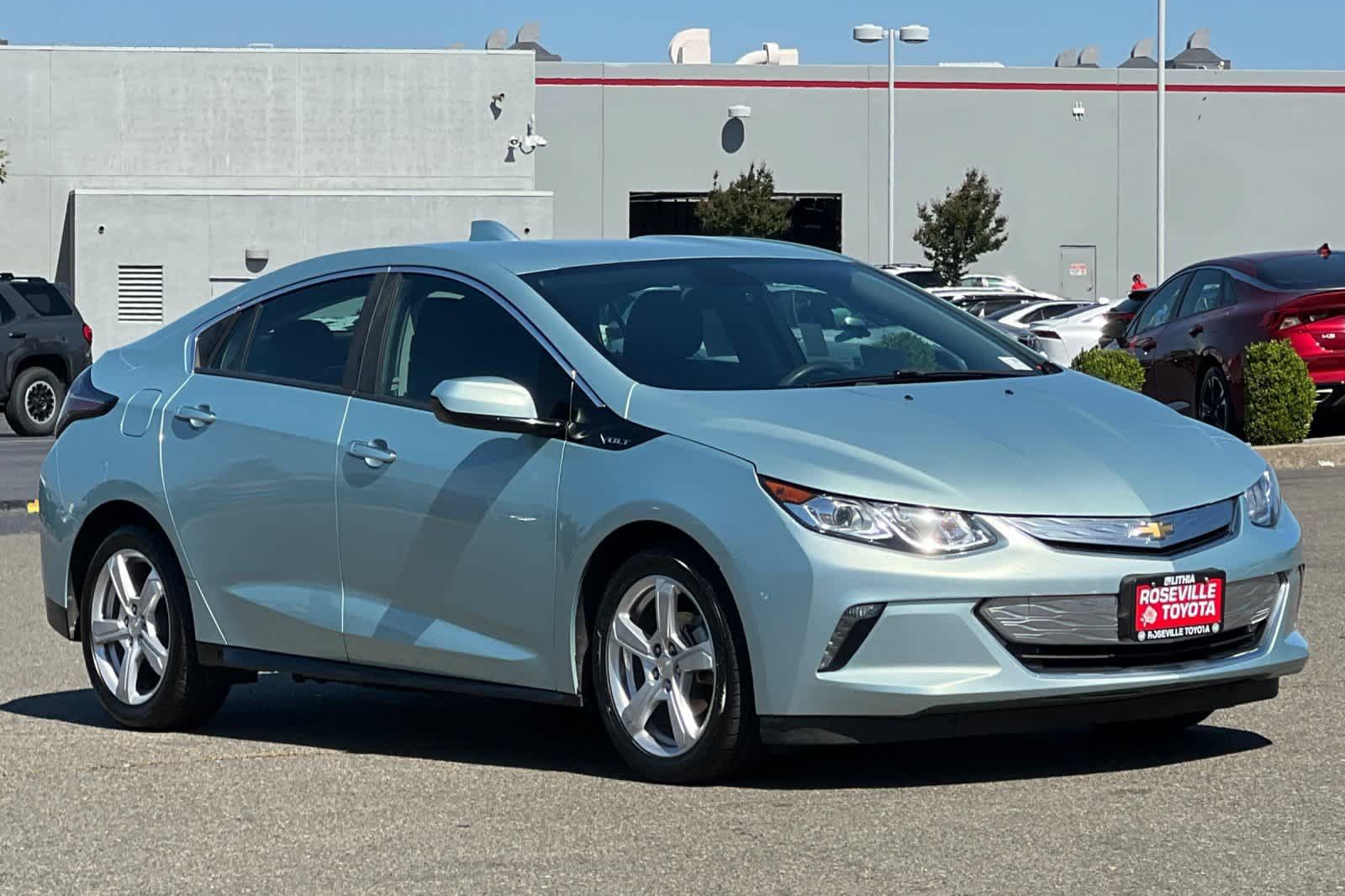 Used 2018 Chevrolet Volt LT FWD image 5