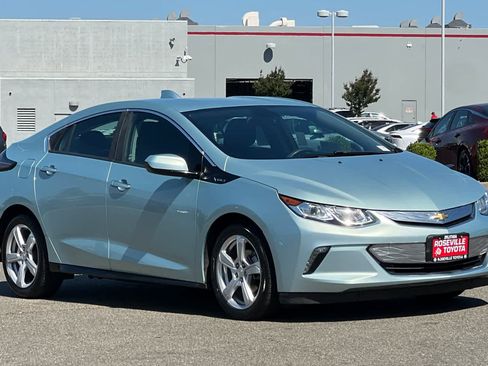 Used 2018 Chevrolet Volt LT FWD image 5