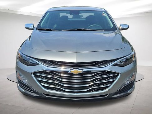Used 2025 Chevrolet Malibu LT FWD image 2