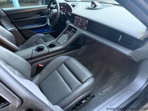 Used 2022 Porsche Taycan image 22