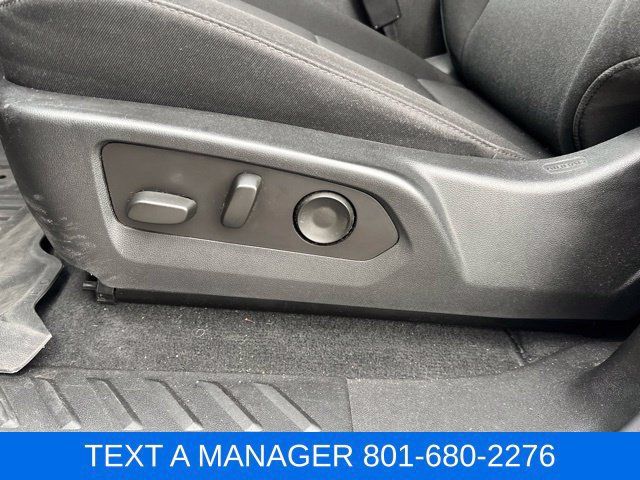 Used 2024 Chevrolet Colorado Trail Boss w/ Technology Package AWD/4WD image 19