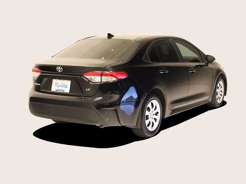 Used 2026 Toyota Corolla LE FWD image 6