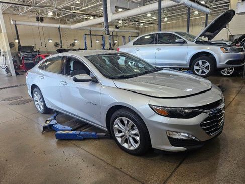 Used 2021 Chevrolet Malibu LT FWD image 2