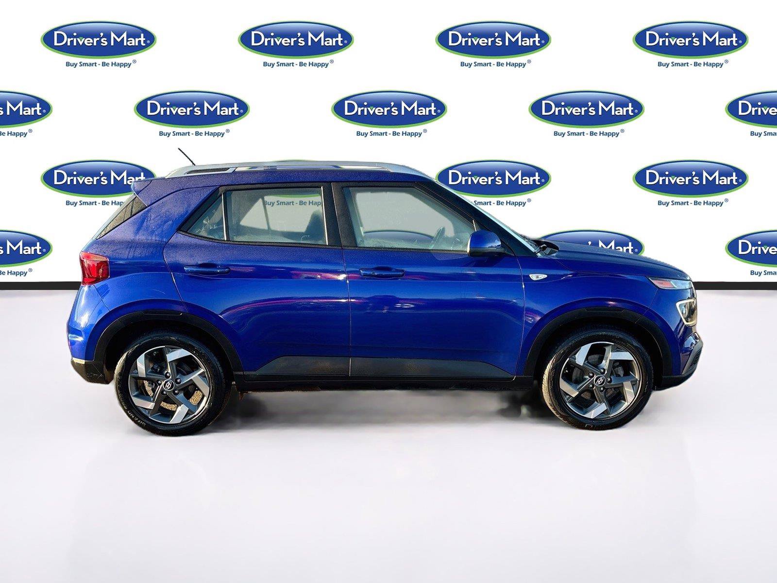 Used 2023 Hyundai Venue Limited FWD image 8