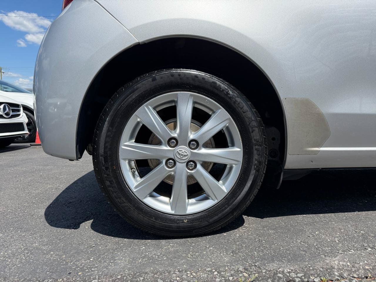Used 2015 Toyota Yaris LE FWD image 26