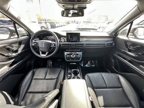 Certified 2022 Lincoln Corsair Standard w/ Equipment Group 101A image 16