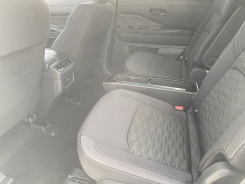 New 2025 Nissan Pathfinder SV w/ SV Premium Package image 18