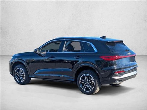 Used 2025 Audi Q5 Premium Plus w/ Premium Plus image 7