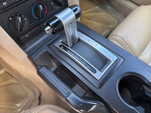 Used 2006 Ford Mustang GT Premium image 18